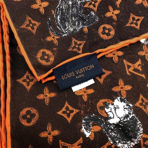 louis vuitton catogram scarf|Louis Vuitton checkered scarf.